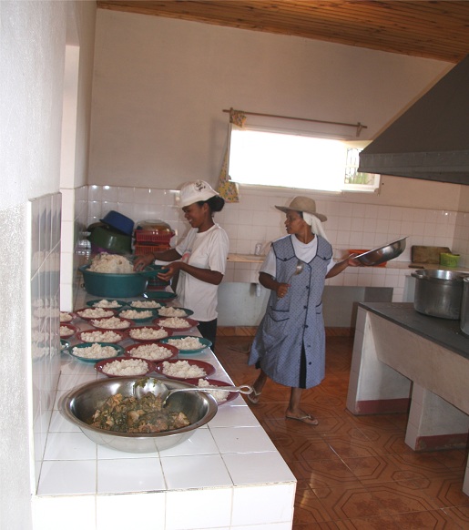 Madagascar Tsiroanomandidy la cuisine du réfectoire