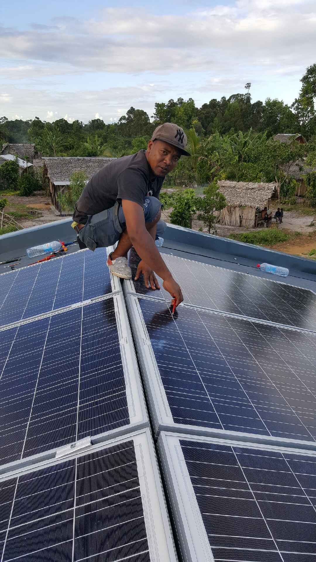 Mahambo les panneaux solaires posés