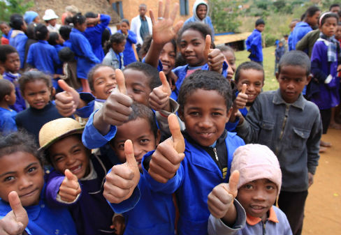 Imady la fête avant le déjeuner lors de la visite de la mission Esperanza mai 2013