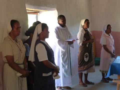 Inauguration du nouveau bâtiment de la cantine d`Ambinanindrano